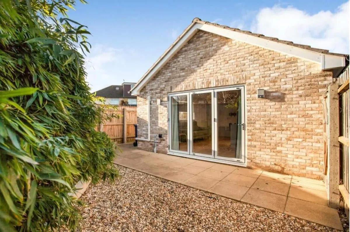 Holiday home Modern Stylish 2 Bed House In Charming Fen Ditton Village Cambridge