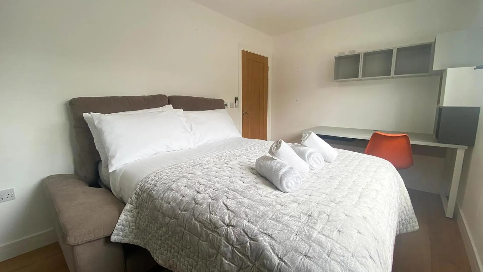Holiday home Modern Stylish 2 Bed House In Charming Fen Ditton Village Cambridge